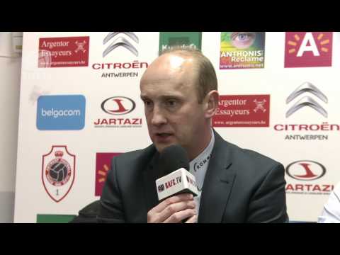 10-12-2011 : R. Antwerp FC - K. Standaard Wetteren : Persconferentie