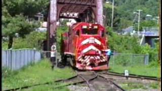 preview picture of video 'Vermont Railway Locos at Bellows Falls, VT'