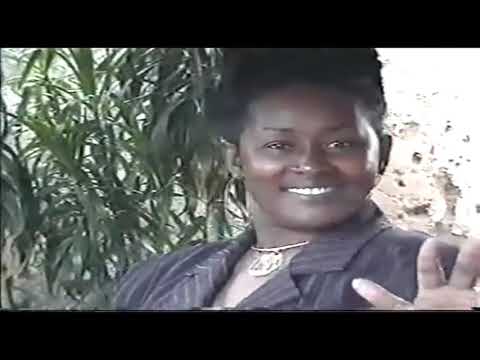 NINIE DONIAH   MANDIADIASA   [ CLIP GASY ]