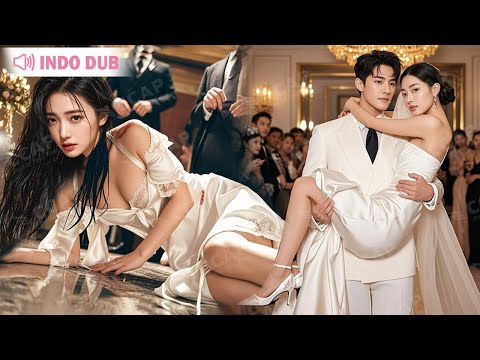 Gadis yatim dilepaskan pakaian oleh suami dalam pernikahan, tiba-tiba jadi istri CEO terkaya