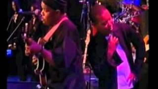 Outside Your Door Me&#39;shell Ndegeocello live (with lyrics for hearing impaired)