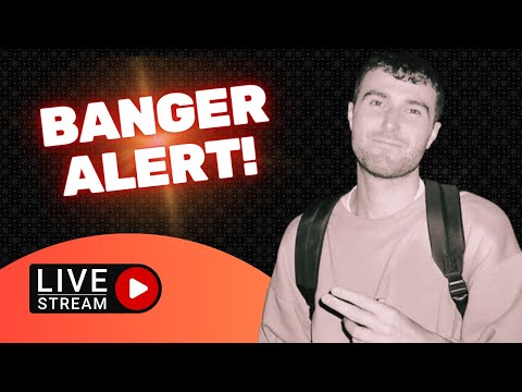 Fred again.. BUILDS a NEW TRACK LIVE in ITALY 🇮🇹