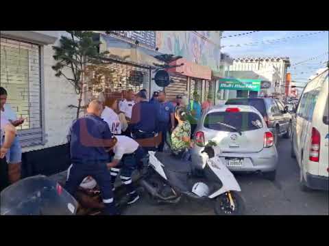 Accidente de tránsito múltiple en la calle Córdoba, Moca, deja una joven herida