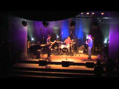 download lagu mp3 mp4 Dingo Elin, download lagu Dingo Elin gratis, unduh video klip Dingo Elin