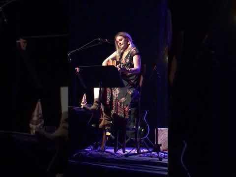 Elizabeth Cook "Pale Blue Eyes" 5-17-18
