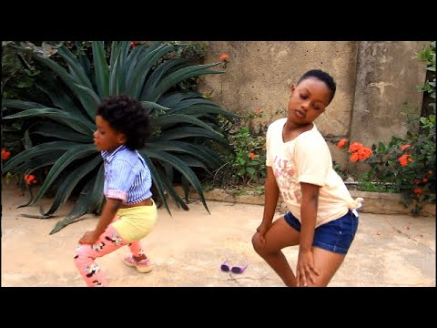 ONE TIME PLAYMAN CHALLENGE ESI KOKOTII ON THE DANCE FLOOR WOW THIS GIRLS CAN DANCE O..WHO WON
