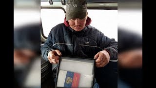 Бездомный нашел на мусорке документы и направление на важную операцию. А потом как в кино