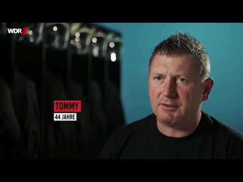 Feuer und flamme__Feuerschein_über_Lagerhalle_Teil_3_4__