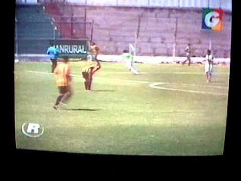 Primer Gol como profesional de Raul