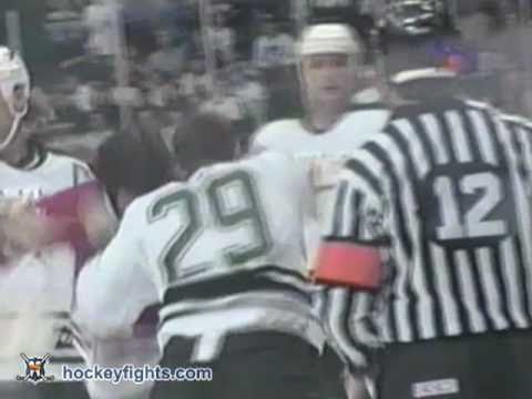 Jim Cummins vs Grant Marshall