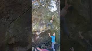 Video thumbnail de L'Oreille de la Priscille, 7a. Fontainebleau