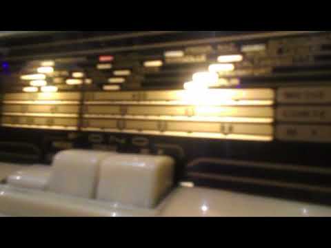 vecchia radio a valvole viene interferita