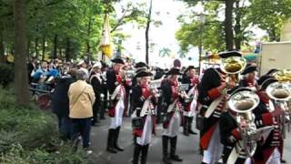 preview picture of video 'Schützenfest der Schützengilde der Stadt Lage von 1509 e.V. - Ankuft des Königspaares'