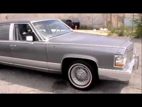 1991 Cadillac Brougham 5.7 L - Manhattan in the background