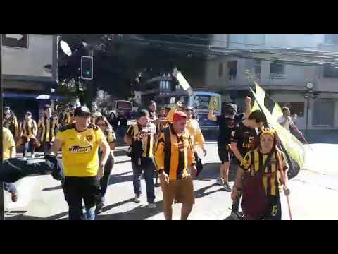 "Furia Guerrera - Fernández Vial caminando a Collao" Barra: Furia Guerrera &bull; Club: Fernández Vial