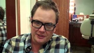 What happens in the @chattyman dressing room... Alan Carr #AskAlan