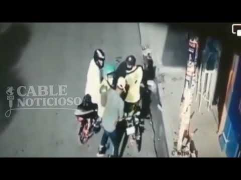 Policía persigue a dos atracadores que en plena vía asaltaron a dos agentes @digesettrd