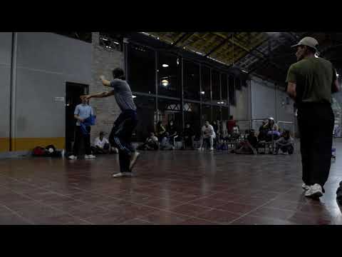 Battle semifinal triangular  Breaking - Bboys Diestro, Kid, Mixto. A 60° de hiphop