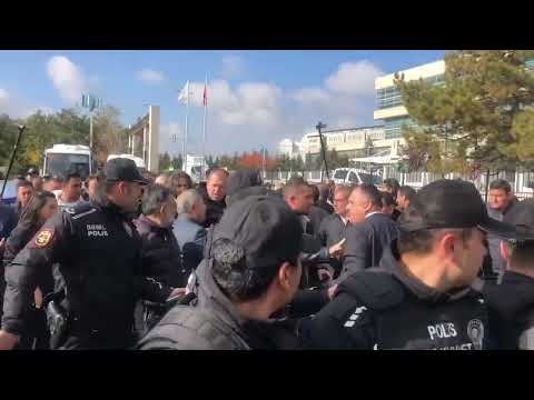EN BÜYÜK MAHKEME ÖNÜNDE DEMOKRATİK HAKKIMIZA TERS KELEPÇE | EĞİTİM İŞ