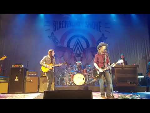 Blackberry Smoke with Drew Smithers of Bishop Gunn covering Ain't Wastin' Time