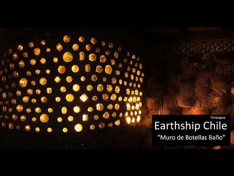 Earthship Chile, Muro botellas baño