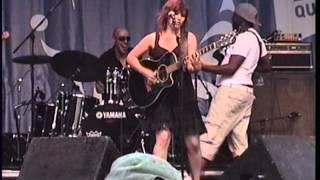 Emmanuelle Julien chante Stairway sur la scène de blues (F.I.J.M.) le 06 juillet 2012