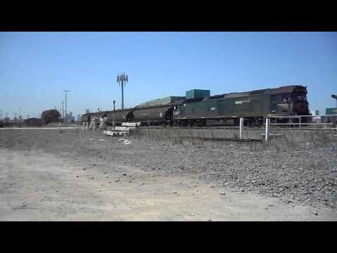 G541 Pacific National with 4 grain hoppers at Dynon