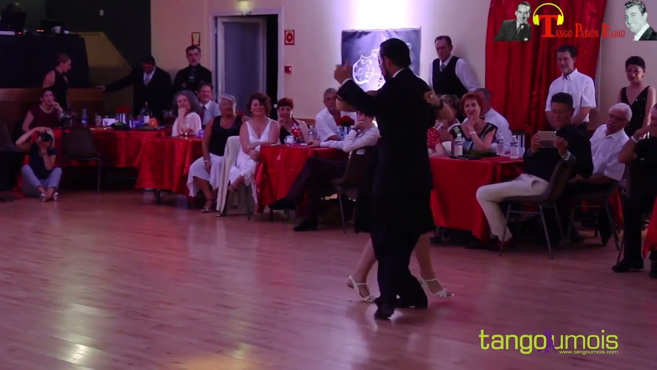 CON TU MIRAR Enrique Rodriguez - Armando Moreno Ballano: Gisela Passi - Rodrigo Rufino