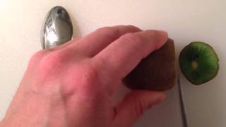 How To Peel Skin Off Of A Kiwi Fruit The Easy Way