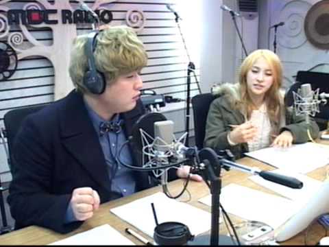 101222 DJ Gyuri Shimshimtapa (Guest IU) [1/8]