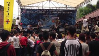 Download lagu Speak Up - Jangan Pernah Live at Yadika4 mp3