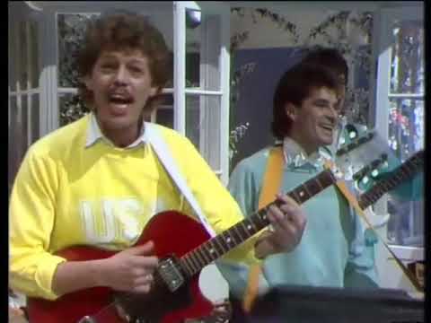 Tommy Seebach - Pyjamas for 2 (Dansk Melodi Grand Prix 1984)