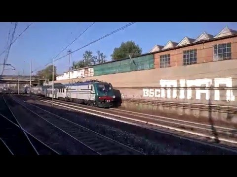 Incrocio con E464 241 Vivalto+8 piano ribassato Trenord e XMPR - 06/05/2016