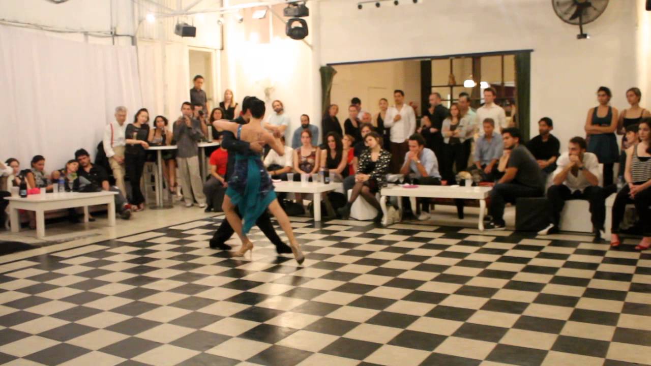 Lucas Carrizo y Paula Tejeda en La Bicicleta! 1