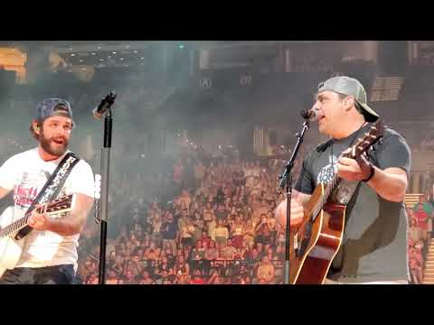 Rhett Akins & Thomas Rhett - That Ain't My Truck