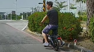 這小孩肯定不是親生的