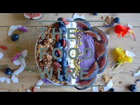 Oat and mixed berry smoothie bowl recipe