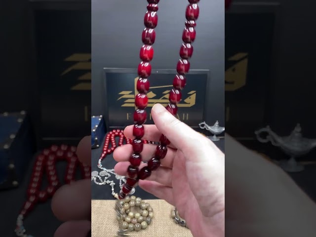 سبحة مسكي باللون الكرزي الممزوج بالاسود , خيط بروب...