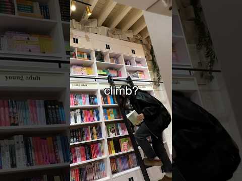 romance only bookstore in NYC 🍎💌