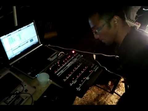 OktoberOne Live @ Adaptek vs Pastek 04.06.11