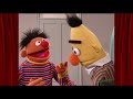 سِم سِم ہمارا Sesame Street Ernie Pretends To Be Bernice Urdu