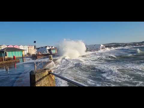 April 5.2m High Tides & massive waves lashing Paignton & Goodrington Sands 20-04-23 (HD)