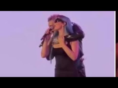 Achille Lauro ci prova con Rose Villain in live, ma lei cerca di contenerlo..  #music #rap #gossip