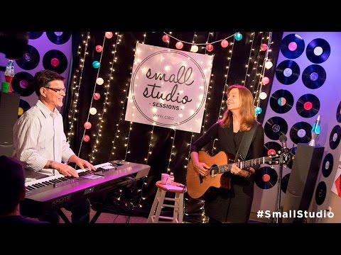 Carrie Newcomer - Full Performance (Small Studio Sessions)