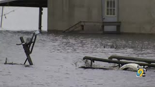East Dubuque residents prepare for flooding as Mississippi River continues to rise