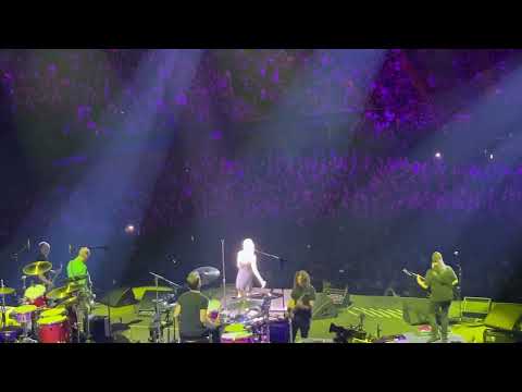 The Day I Tried To Live - Soundgarden - Foo Fighters w/Taylor Momsen @ Taylor Hawkins Tribute LA