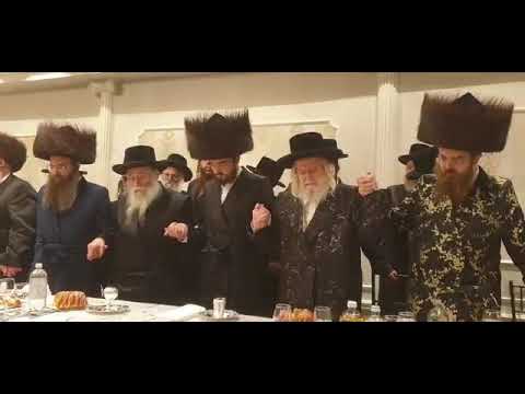 Munkatch and Chernobyl Rebbes Dance At Sadigura Sheva Brochos - Sivan 5782 (2)