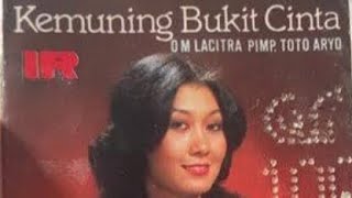 Download lagu KEMUNING BUKIT CINTA Wiwiek Sumbogo. mp3