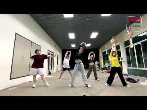 Mee Nom Mee Kee (มีนม มีกี) Cover F(x) - LaChaTa​ || Dance Practice​