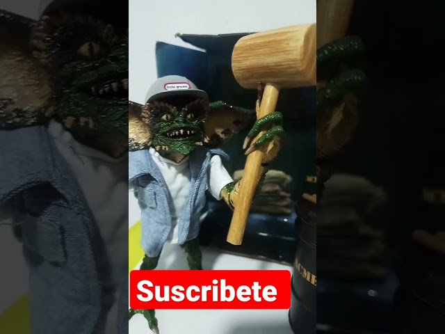 Vídeo relacionado con Bizak Gremlins Figura de Vinilo 10 cm Gizmo con Gafas 3D, muñeco rígido Coleccionable, Producto Oficial, 6 Modelos para coleccionar, para Fans y niños Desde 5 años (63246594-3)